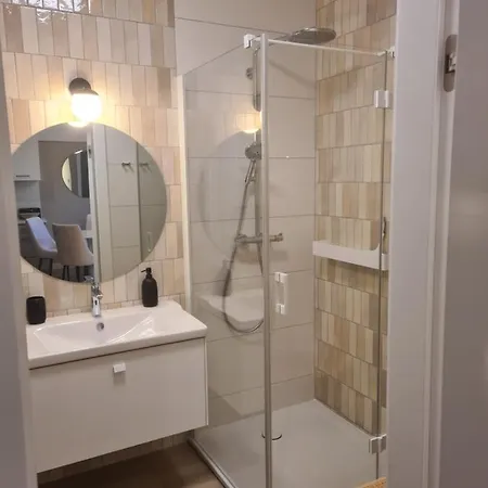 Natura Aqua Polanki 109 아파트 *